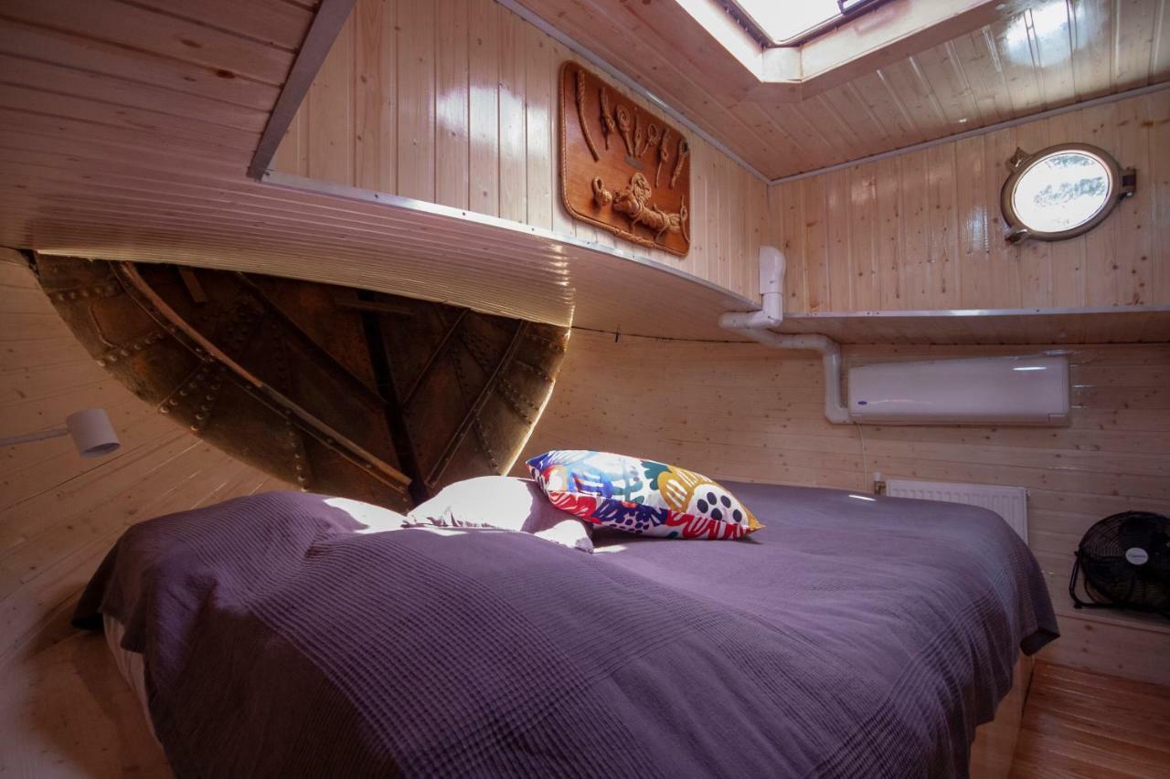 Houseboat Vinkeveen